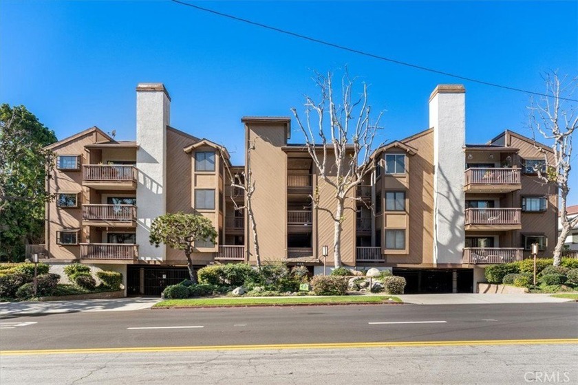Gorgeous Fern Brook unit- small, quiet complex with great - Beach Condo for sale in El Segundo, California on Beachhouse.com