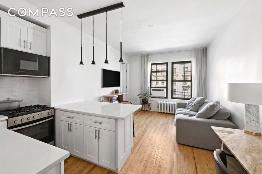 Refined West Village Living Residence 5G at 87 Barrow Street - Beach Condo for sale in New York, New York on Beachhouse.com