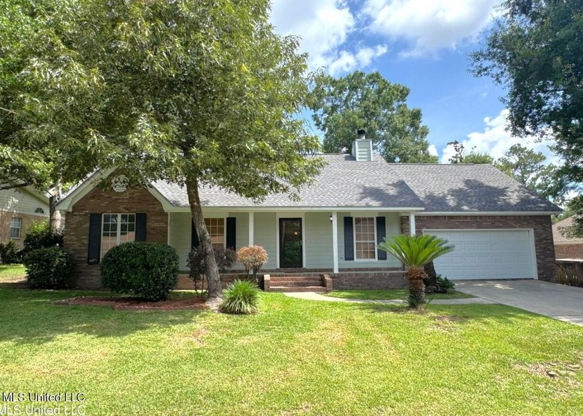 DRASTIC REDUCTION! Spacious 3-Bedroom Home in Prime Diamondhead - Beach Home for sale in Diamondhead, Mississippi on Beachhouse.com