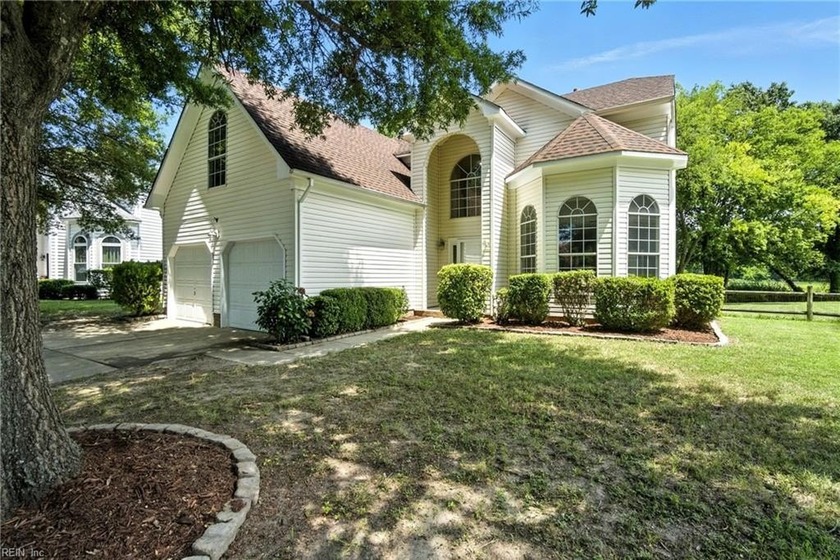 This BEAUTIFUL WATERFRONT PROPERTY on Hoffner Creek gives deep - Beach Home for sale in Suffolk, Virginia on Beachhouse.com