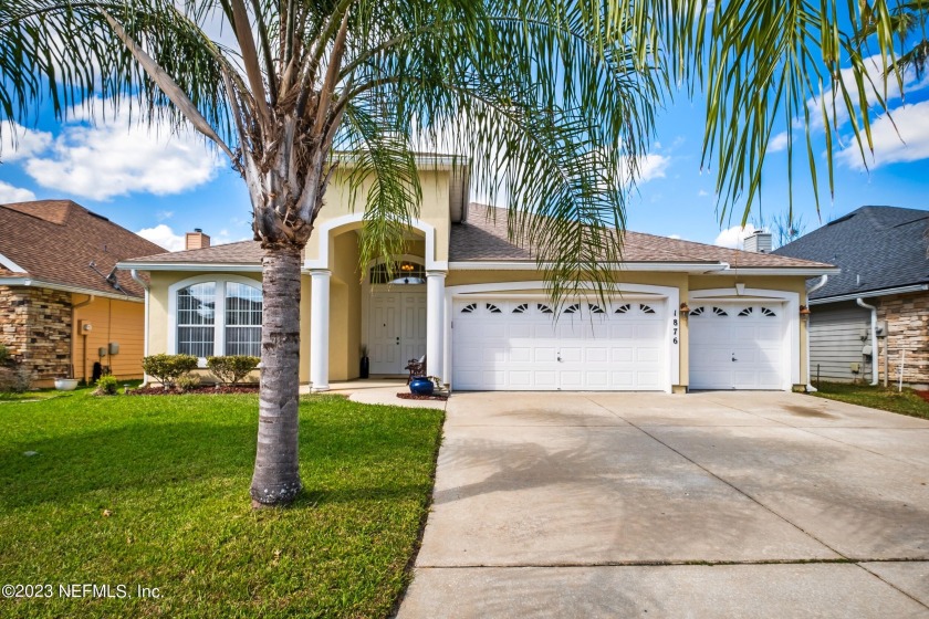 Welcome to this well cared for and updated one owner home in - Beach Home for sale in Fleming Island, Florida on Beachhouse.com