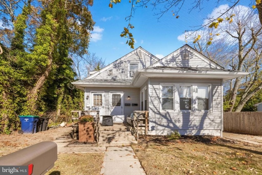 Welcome to this beautifully maintained duplex in the heart of - Beach Lot for sale in Somers Point, New Jersey on Beachhouse.com