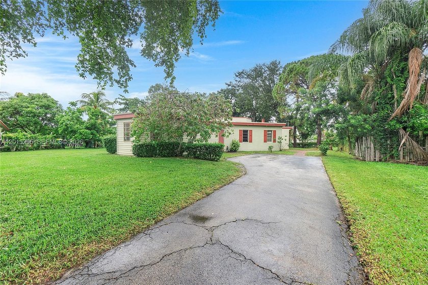 One of the largest lots in the area with so much potential! - Beach Home for sale in Lauderhill, Florida on Beachhouse.com