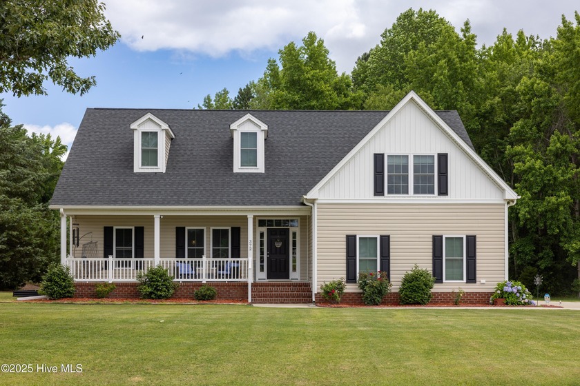 Welcome to this stunning 3-bedroom, 2.5-bath home located in the - Beach Home for sale in Edenton, North Carolina on Beachhouse.com