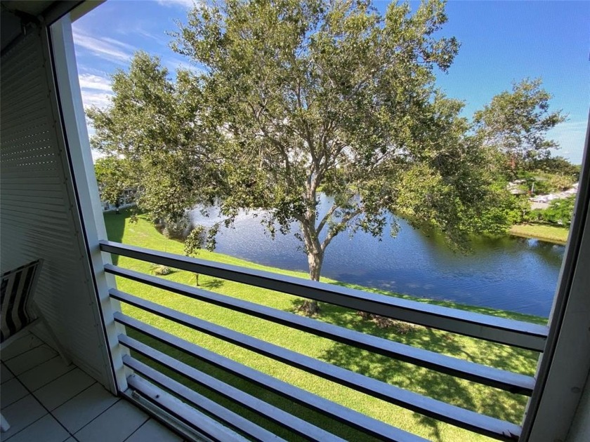 Rarely available! 2 bedroom 2 full bath unit in the very - Beach Condo for sale in Deerfield Beach, Florida on Beachhouse.com