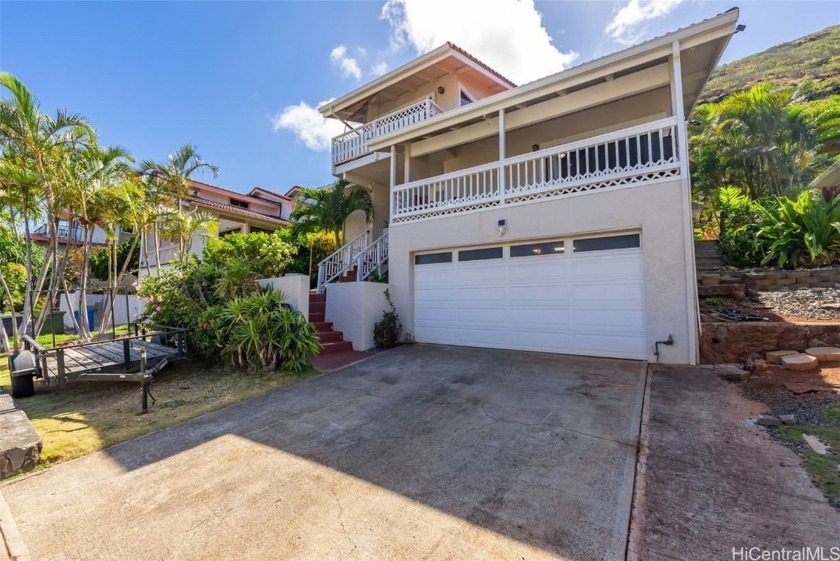 WE ARE RESUMING PUBLIC SHOWINGS! Discover the endless - Beach Home for sale in Honolulu, Hawaii on Beachhouse.com