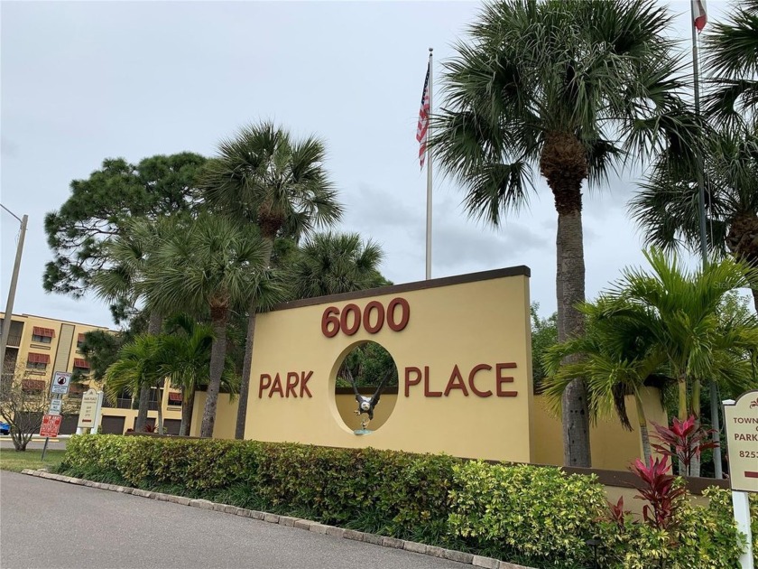 Wow! Take a look at this beautifully updated 2 bedroom 2 bath - Beach Condo for sale in St. Petersburg, Florida on Beachhouse.com