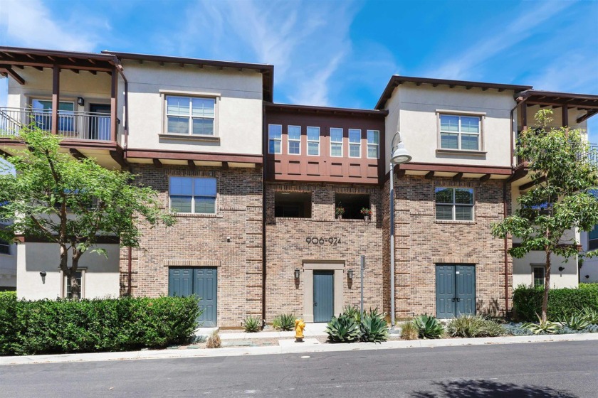 Welcome home to this stunning townhome in the highly desirable - Beach Home for sale in San Marcos, California on Beachhouse.com