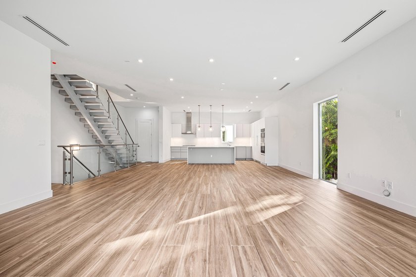 This last available developer owned townhome offers unparalleled - Beach Townhome/Townhouse for sale in Fort Lauderdale, Florida on Beachhouse.com