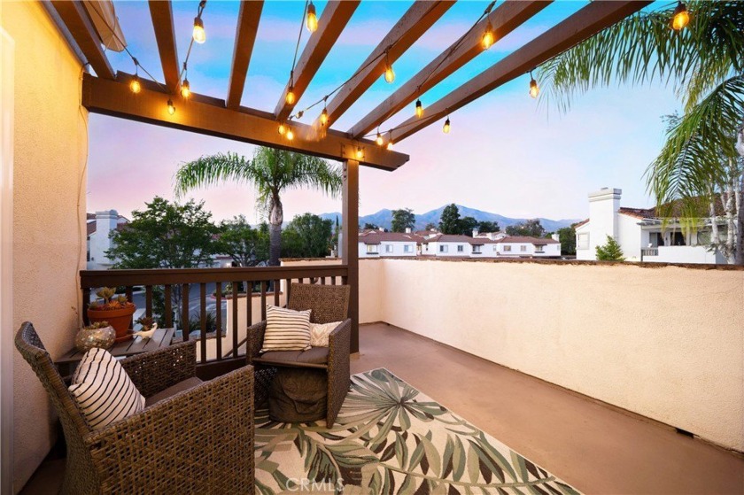Discover elevated living in the sought-after lakefront enclave - Beach Townhome/Townhouse for sale in Rancho Santa Margarita, California on Beachhouse.com