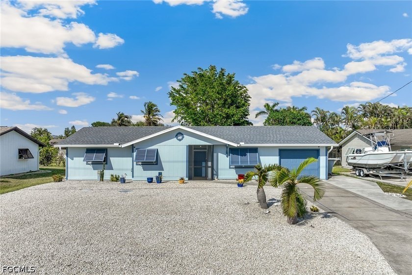 BOATING COMMUNITY. 25 MIN TO GULFMUNITY BOAT RAMP! Beautifully - Beach Home for sale in Fort Myers, Florida on Beachhouse.com