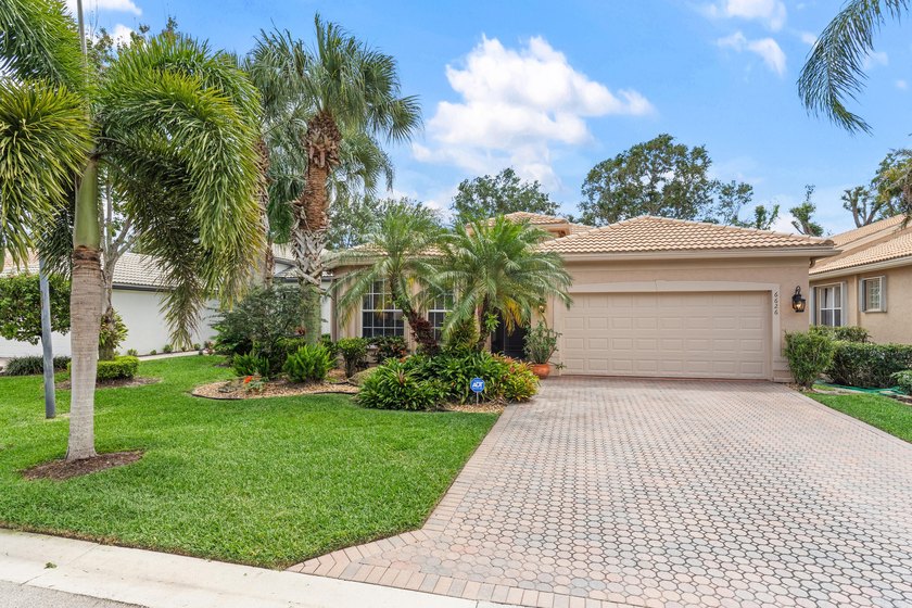 Beautifully updated 4-bedroom, 2.5-bath Gibraltar model located - Beach Home for sale in Delray Beach, Florida on Beachhouse.com
