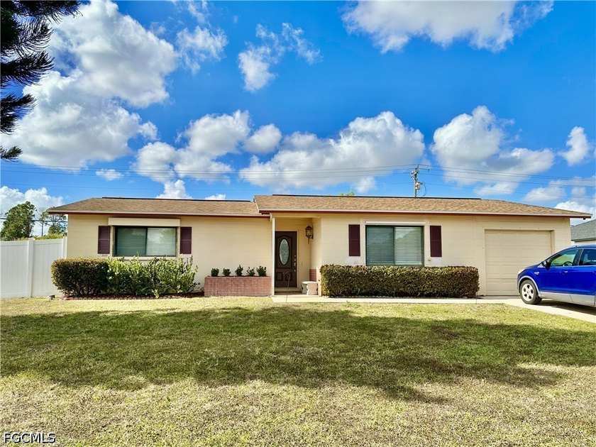 Discover this well-maintained 3 bedroom, 1.5 bath home located - Beach Home for sale in Lehigh Acres, Florida on Beachhouse.com