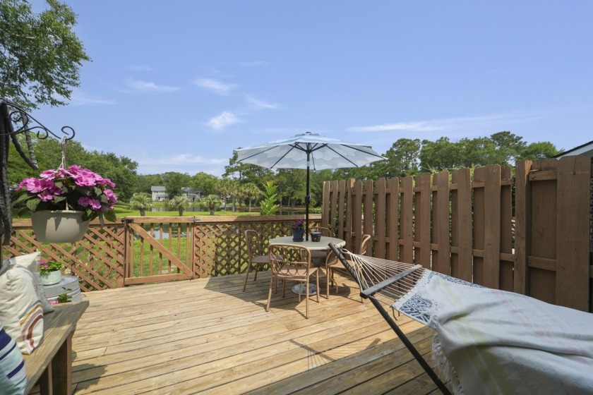Welcome to this well-maintained 2BR/1.5BA townhome in the heart - Beach Home for sale in Charleston, South Carolina on Beachhouse.com