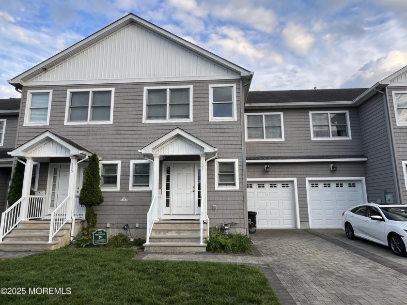 Nestled along the Bluffs of the Swimming River, the Rivers Edge - Beach Home for sale in Red Bank, New Jersey on Beachhouse.com