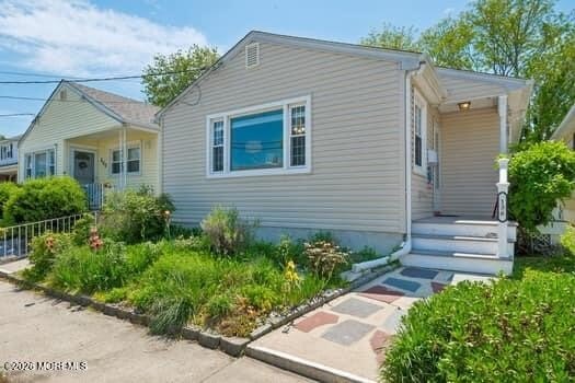 Welcome to the most adorable cottage in the historic Ocean - Beach Home for sale in Ocean Grove, New Jersey on Beachhouse.com