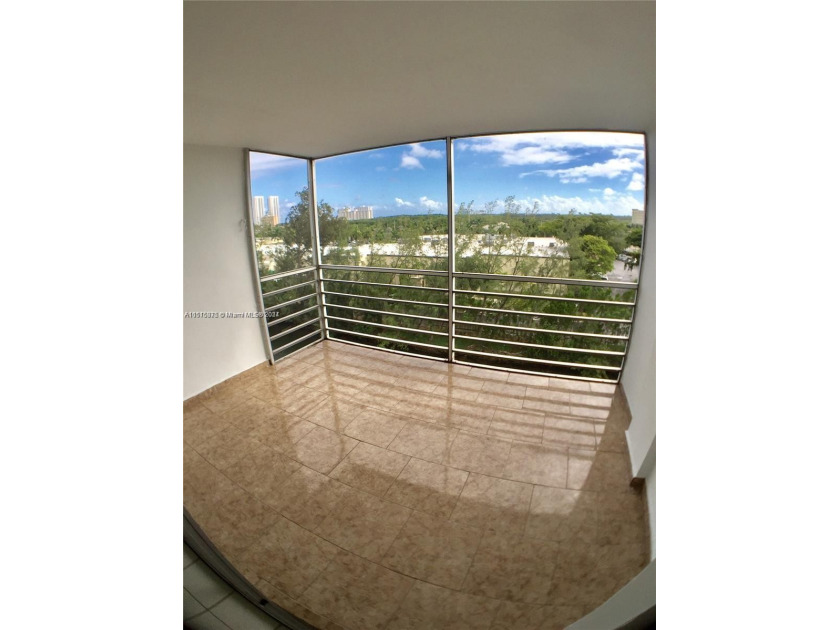 Excellent location and good school district. Close to the beach - Beach Condo for sale in North Miami Beach, Florida on Beachhouse.com
