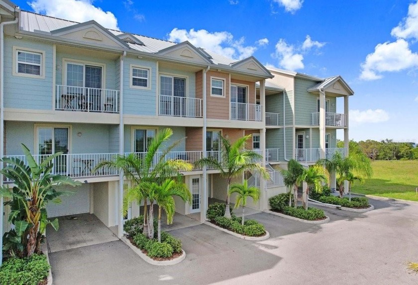 Vacation life awaits you! Make this your permanent home - Beach Townhome/Townhouse for sale in Ruskin, Florida on Beachhouse.com