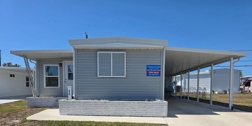 This Home is Like Brand New from Top To Bottom and Situated - Beach Home for sale in Englewood, Florida on Beachhouse.com