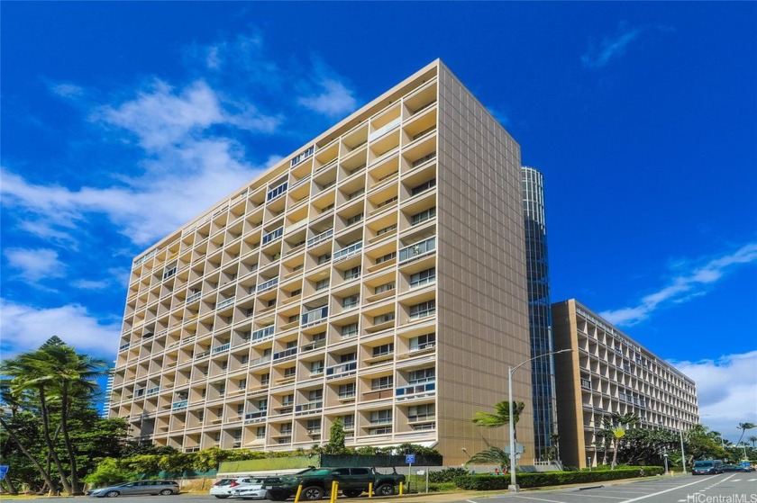 Discover urban tranquility in Ala Wai Plaza, nestled in the - Beach Condo for sale in Honolulu, Hawaii on Beachhouse.com