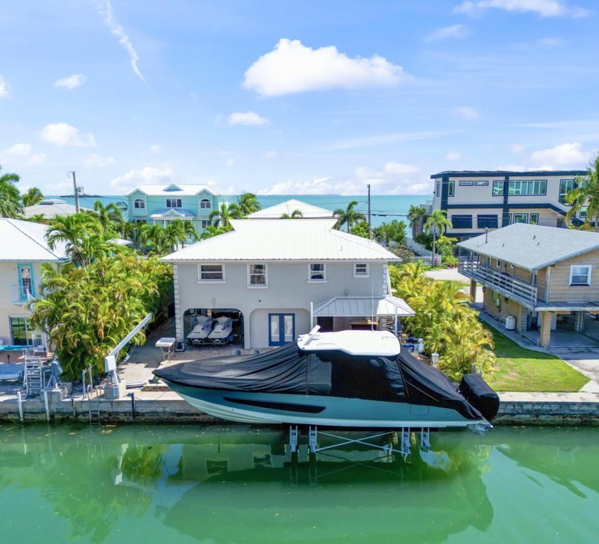 Welcome to a stunning coastal retreat on the gorgeous waters of - Beach Home for sale in Summerland Key, Florida on Beachhouse.com
