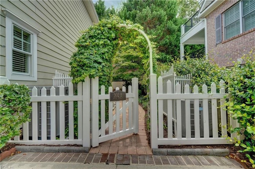 Beautiful open floor plan with welcoming outdoor paved patio - Beach Condo for sale in Virginia Beach, Virginia on Beachhouse.com