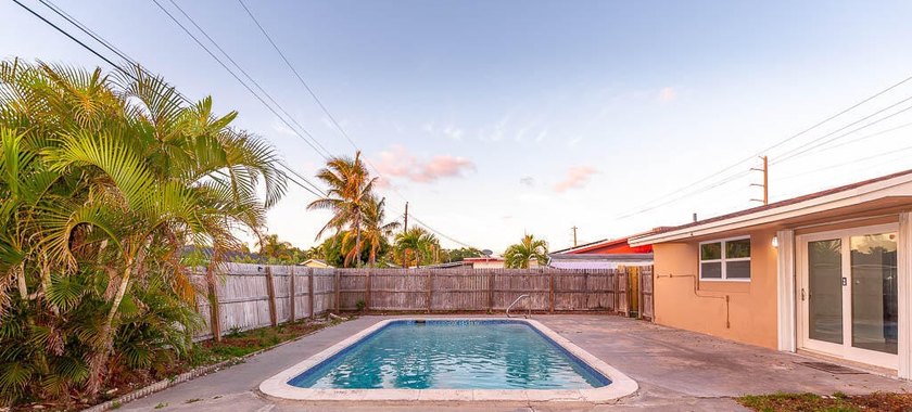 Great single family home in Delray Beach with large pool and a - Beach Home for sale in Delray Beach, Florida on Beachhouse.com