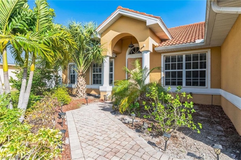 SELLER CREDIT 2% !!! Experience the essence of Florida living in - Beach Home for sale in Port Charlotte, Florida on Beachhouse.com