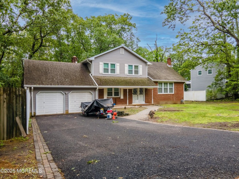 Spacious 5 bedroom 2.5 bath home in  lovely community of Wayside - Beach Home for sale in Ocean Township, New Jersey on Beachhouse.com