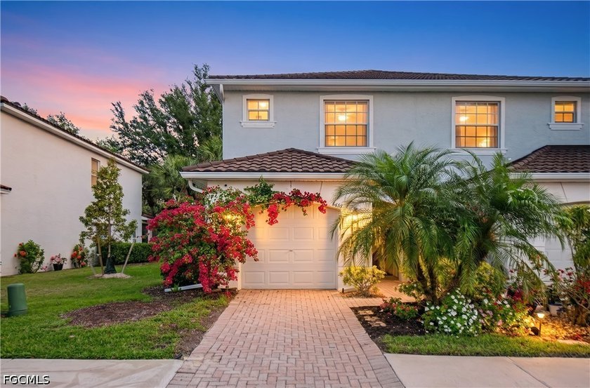Step into this lovely well taken care of townhome with one of - Beach Townhome/Townhouse for sale in Lehigh Acres, Florida on Beachhouse.com