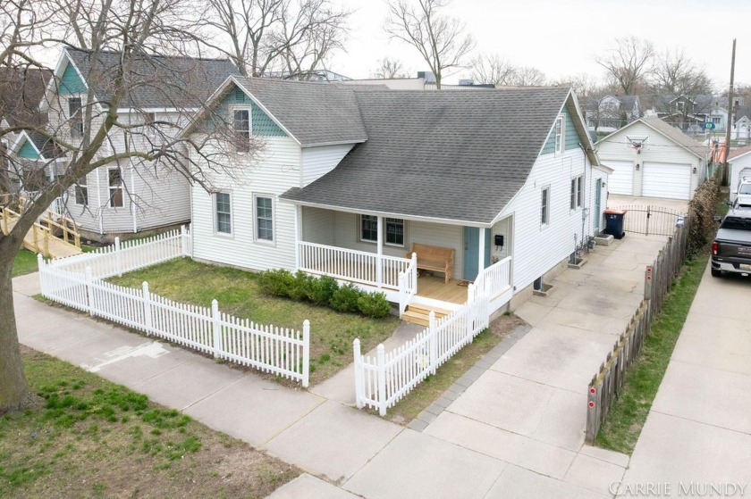 *Offer deadline has been set for 4pm, 4/18.  Dreaming of a white - Beach Home for sale in Holland, Michigan on Beachhouse.com