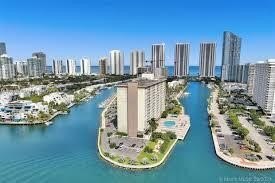 Welcome to your dream home in the heart of Sunny Isles Beach! - Beach Condo for sale in Sunny Isles Beach, Florida on Beachhouse.com