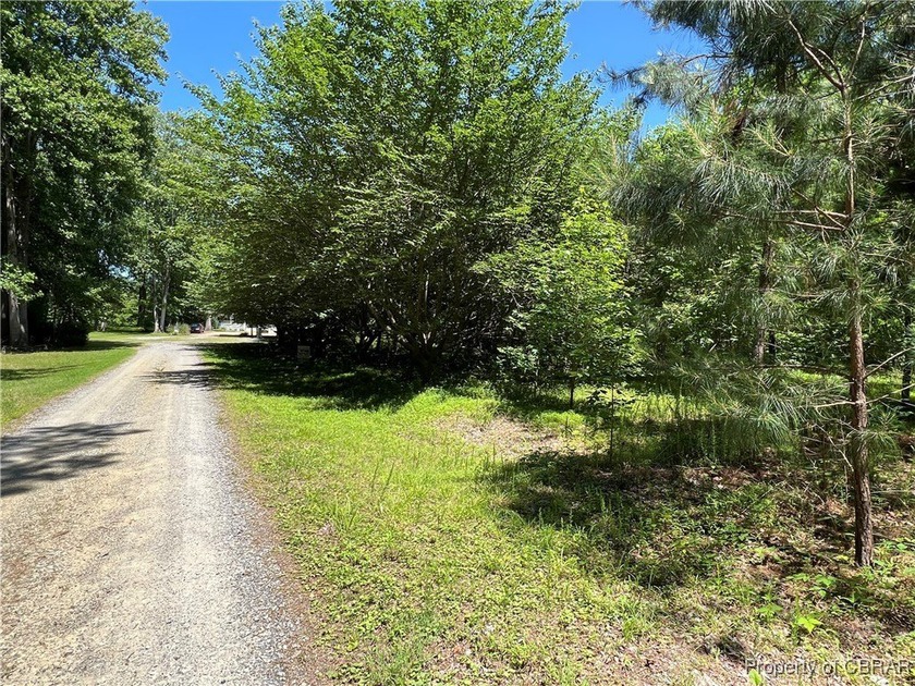 1.65 acres in nice subdivision in Saluda, small subdivision with - Beach Lot for sale in Saluda, Virginia on Beachhouse.com