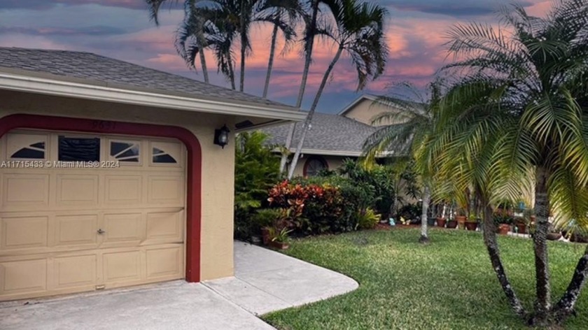 Welcome to this delightful 2-bedroom, 2-bathroom townhouse in - Beach Townhome/Townhouse for sale in Tamarac, Florida on Beachhouse.com