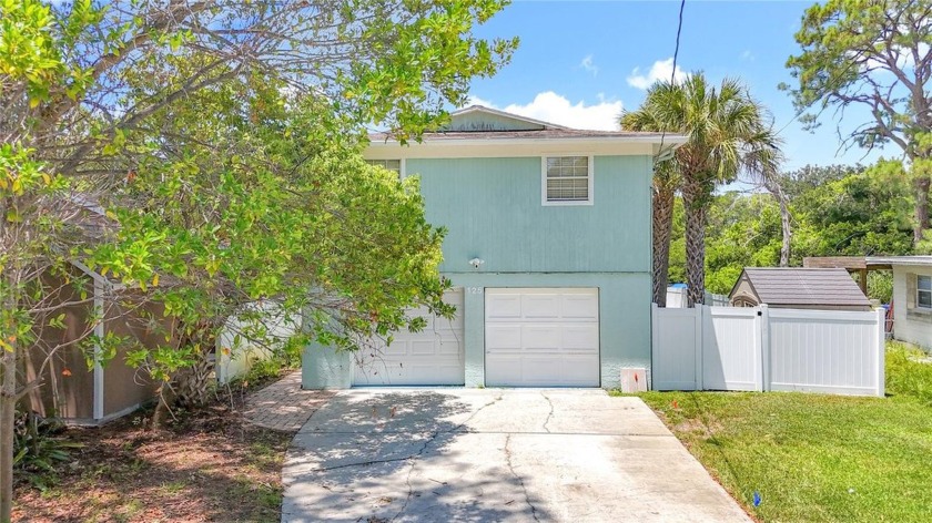 One or more photo(s) has been virtually staged. Discover an - Beach Home for sale in St. Petersburg, Florida on Beachhouse.com
