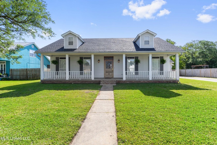 Great Location on this Beautiful, Three Bedroom, 2 Bath Home in - Beach Home for sale in Pascagoula, Mississippi on Beachhouse.com