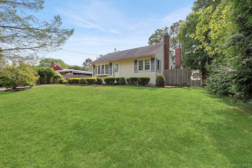Discover the perfect blend of comfort and convenience in this - Beach Home for sale in Mattituck, New York on Beachhouse.com