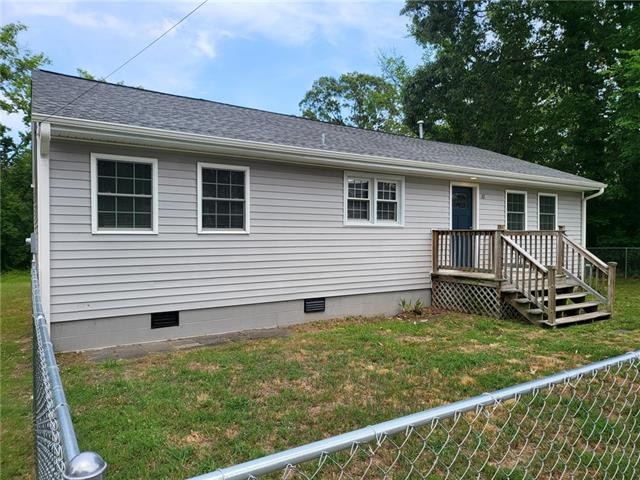 WOW! Outstanding turn key updated and upgraded rancher in Wythe - Beach Home for sale in Hampton, Virginia on Beachhouse.com