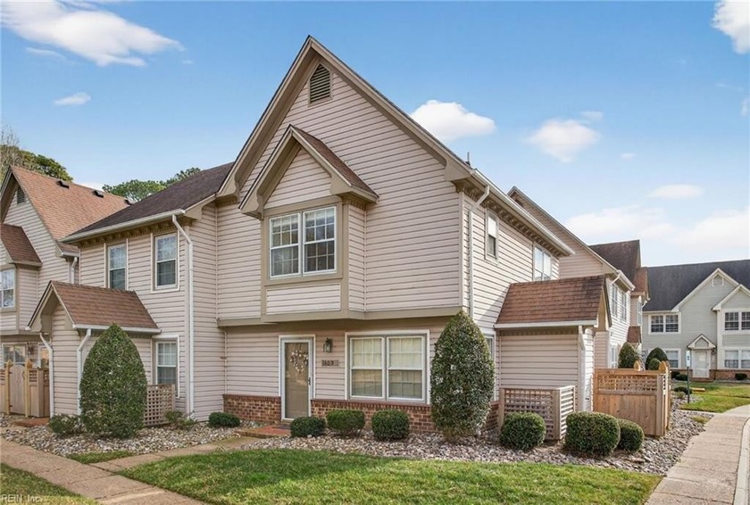 Welcome to 3801 Pamunkey River Reach in Portsmouth, a move-in - Beach Condo for sale in Portsmouth, Virginia on Beachhouse.com