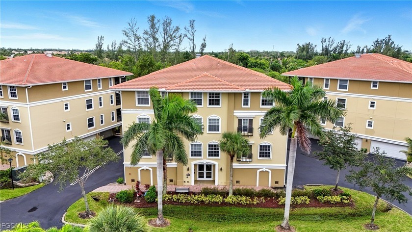 Hidden Gem in PRIME Fort Myers Location!! This Fort Myers condo - Beach Condo for sale in Fort Myers, Florida on Beachhouse.com
