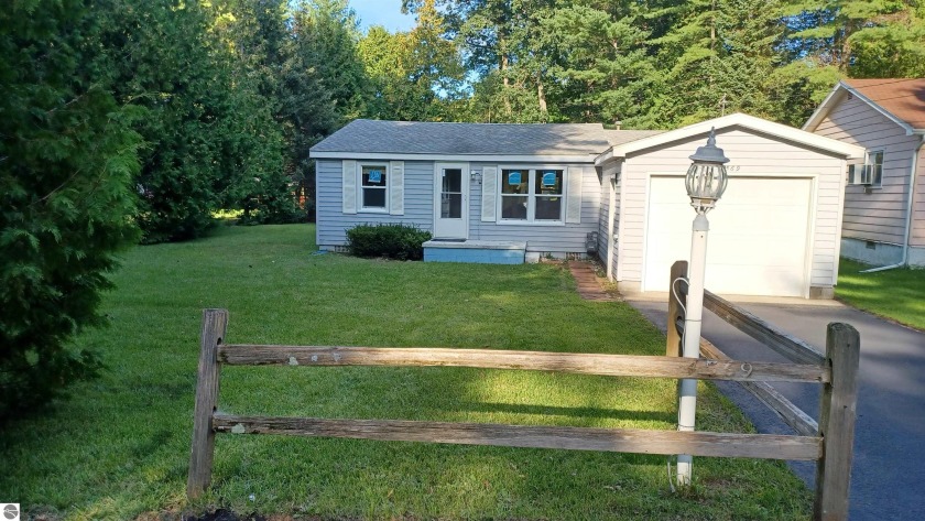 MOVE-IN ready!  Great first time home or week-end retreat has - Beach Home for sale in Greenbush, Michigan on Beachhouse.com