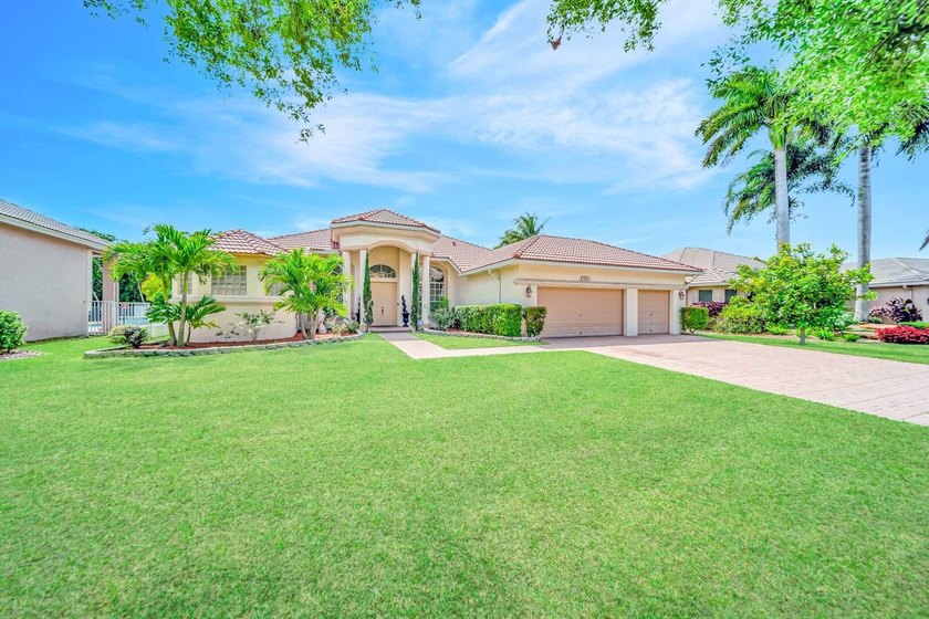 Elegant home located in Grand Reserve in the *Chateau* Estate - Beach Home for sale in Coral Springs, Florida on Beachhouse.com
