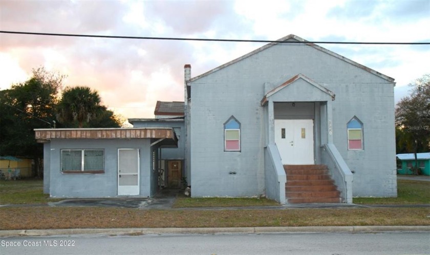 CALLING ALL INVESTORS!! This cute, retired bldg is looking for a - Beach Commercial for sale in Mims, Florida on Beachhouse.com