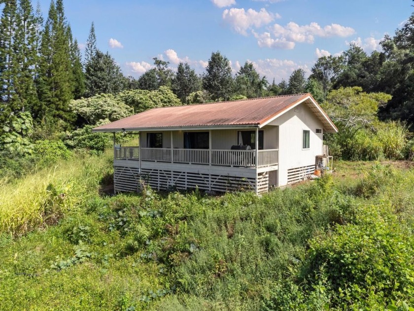 Private and peaceful 2b/2bth home on 1 acre with ocean views - Beach Home for sale in Captain Cook, Hawaii on Beachhouse.com