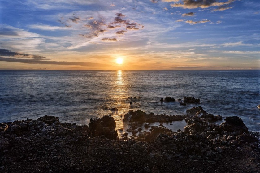 This meticulously remodeled very spacious 1-bedroom, 2-bathroom - Beach Condo for sale in Kailua Kona, Hawaii on Beachhouse.com