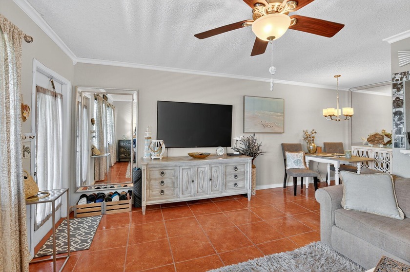 Beautifully maintained by the long-term owner, this bright condo - Beach Condo for sale in Deerfield Beach, Florida on Beachhouse.com