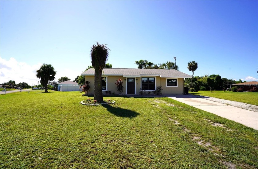 3/1 or 2/1.
Yes, one room has been converted to a 3/1.
However - Beach Home for sale in Port Charlotte, Florida on Beachhouse.com