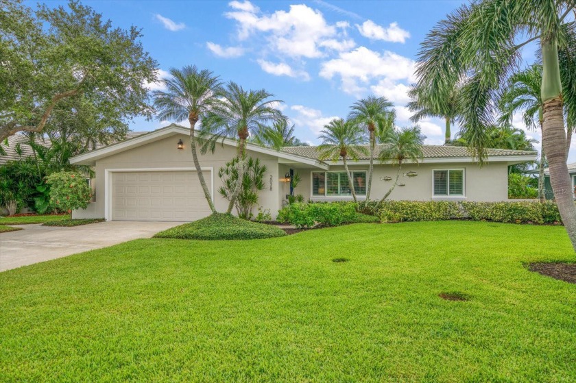 Under contract-accepting backup offers. Beautiful Venetian Isles - Beach Home for sale in St. Petersburg, Florida on Beachhouse.com