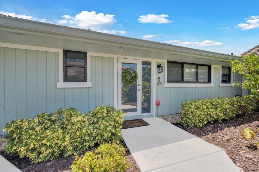 Live the Jupiter Dream! Enjoy sunrise beach walks from this - Beach Townhome/Townhouse for sale in Jupiter, Florida on Beachhouse.com