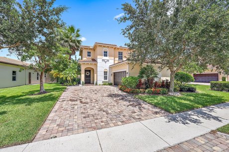 Nestled in the heart of Jupiter, this stunning 4-bedroom, 2 - Beach Home for sale in Jupiter, Florida on Beachhouse.com